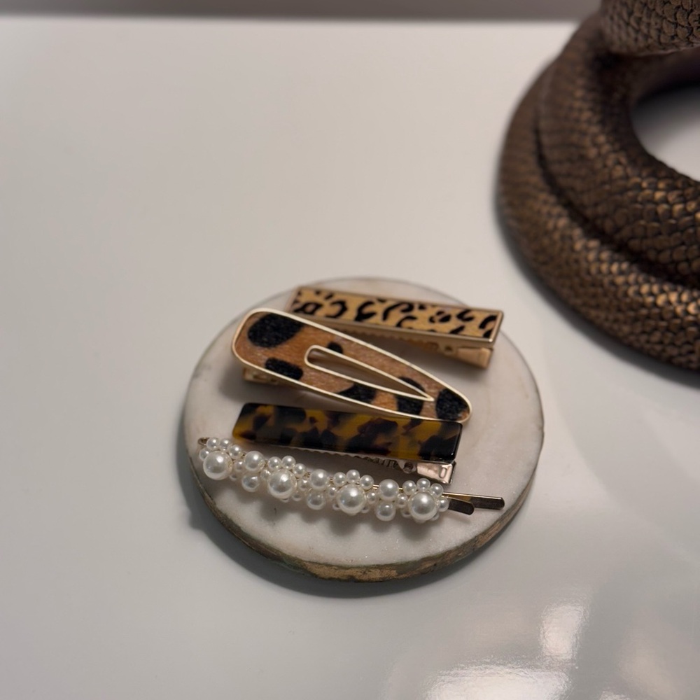 Hair Clips - Picture 2 of 3